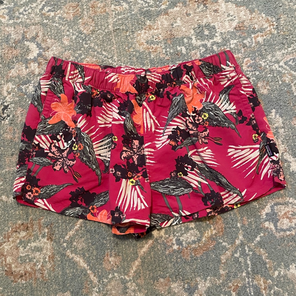 PATAGONIA BARELY BAGGIES 2.5 in inseam Pink Hawaiian